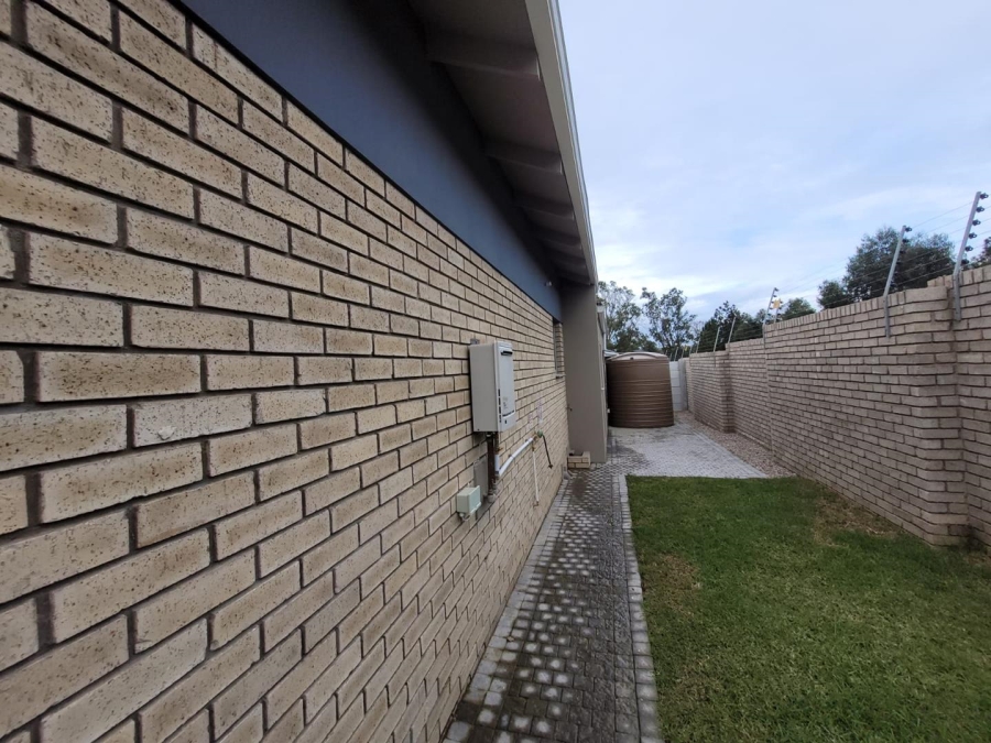 3 Bedroom Property for Sale in Mooikloof Country Estate Western Cape